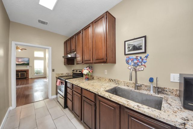 1022 Memorial Village Dr Drive, Houston, TX 77024