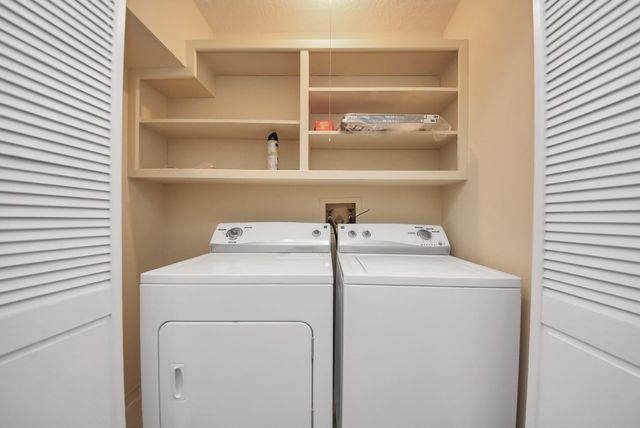 1022 Memorial Village Dr Drive, Houston, TX 77024