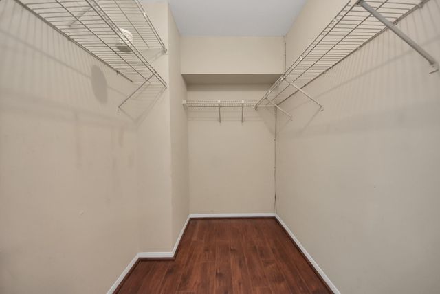 1022 Memorial Village Dr Drive, Houston, TX 77024