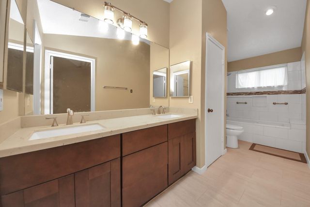 1022 Memorial Village Dr Drive, Houston, TX 77024