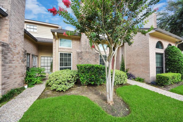 1022 Memorial Village Dr Drive, Houston, TX 77024