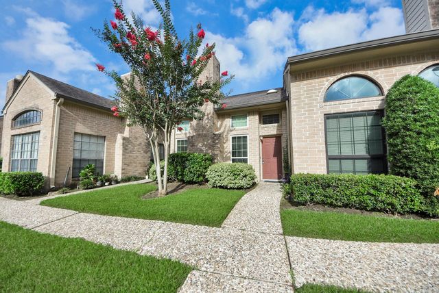 1022 Memorial Village Dr Drive, Houston, TX 77024