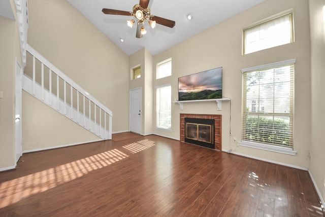 1022 Memorial Village Dr Drive, Houston, TX 77024