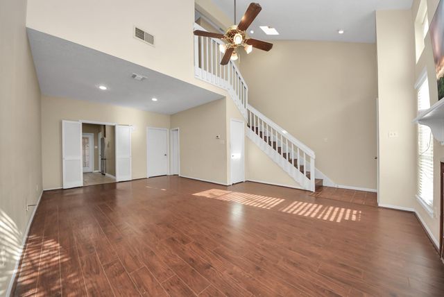 1022 Memorial Village Dr Drive, Houston, TX 77024