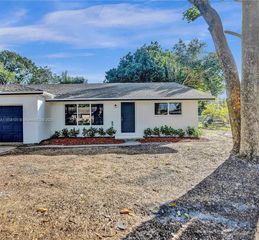 4040 SW 54th Ave, Davie, FL 33314