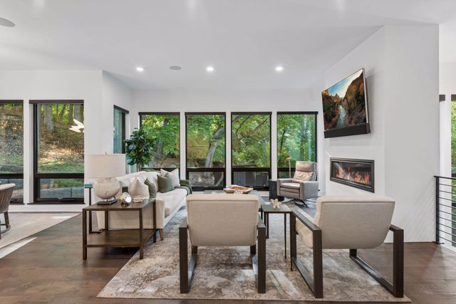 6701 Cheyenne Trail, Edina, MN 55439