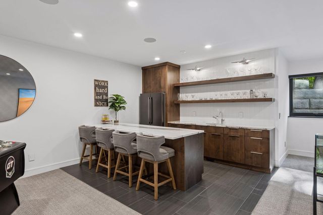 6701 Cheyenne Trail, Edina, MN 55439