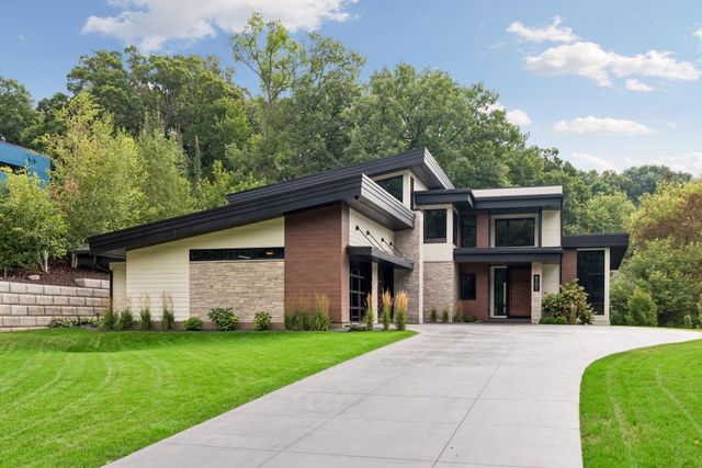 6701 Cheyenne Trail, Edina, MN 55439