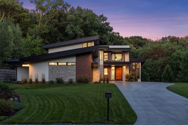 6701 Cheyenne Trail, Edina, MN 55439