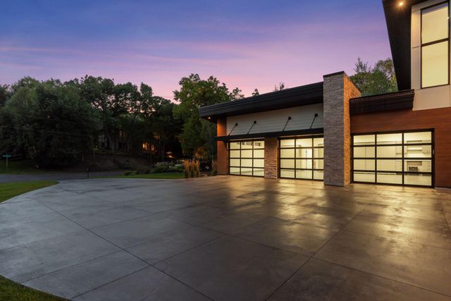 6701 Cheyenne Trail, Edina, MN 55439
