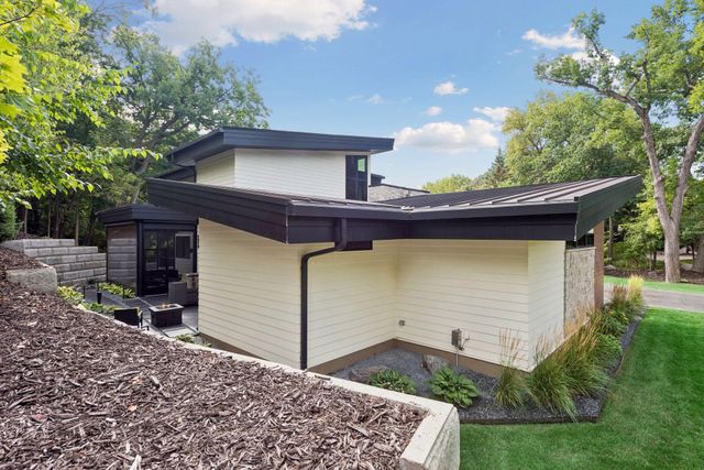6701 Cheyenne Trail, Edina, MN 55439