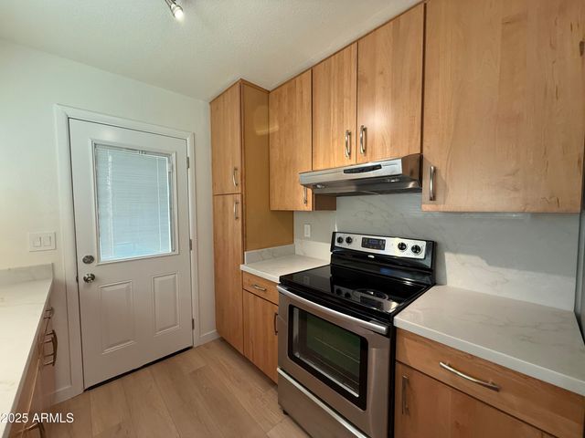 1718 E GAYLON Drive, Tempe, AZ 85282