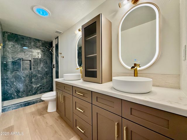 1718 E GAYLON Drive, Tempe, AZ 85282