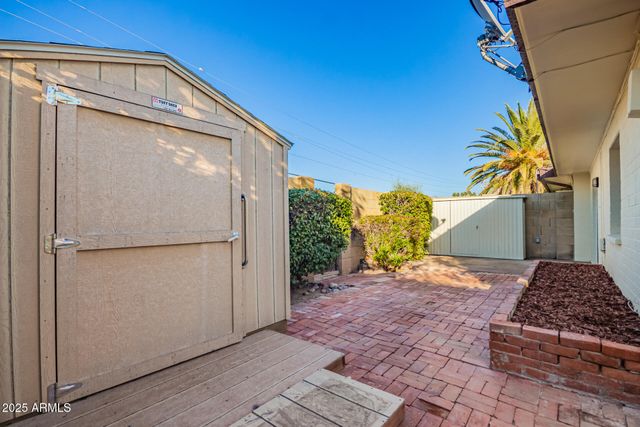 1718 E GAYLON Drive, Tempe, AZ 85282