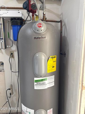 1718 E GAYLON Drive, Tempe, AZ 85282