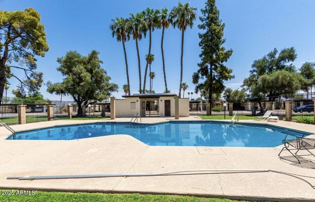 1718 E GAYLON Drive, Tempe, AZ 85282