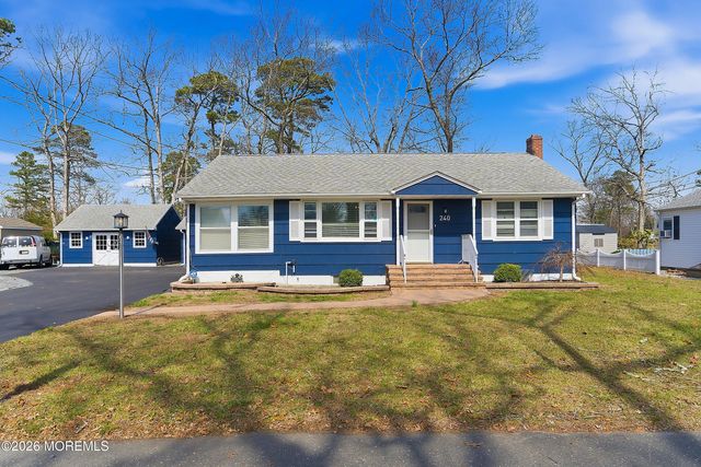 240 Wainwright Street, Forked River, NJ 08731
