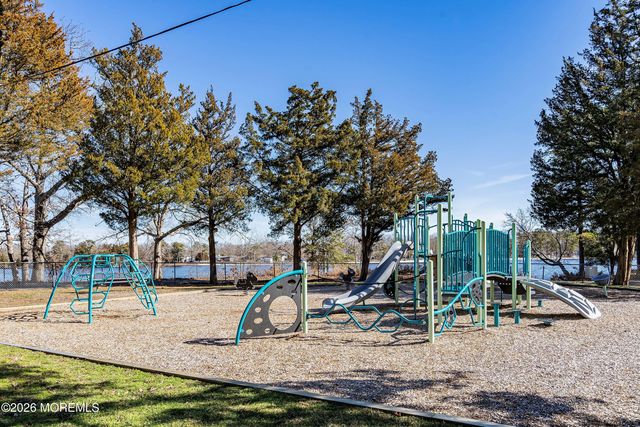 240 Wainwright Street, Forked River, NJ 08731