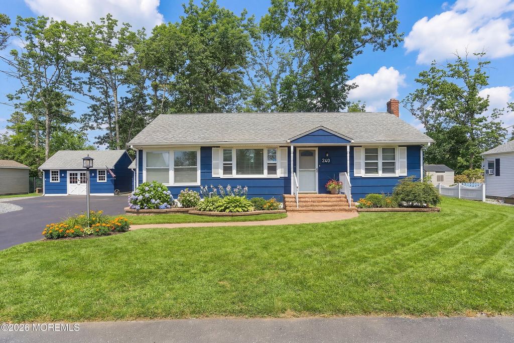 240 Wainwright Street, Forked River, NJ 08731