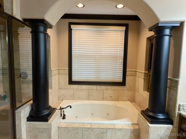 84 ELKMONT Way, Wetumpka, AL 36093