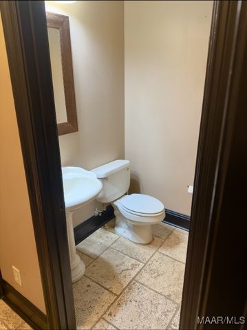 84 ELKMONT Way, Wetumpka, AL 36093