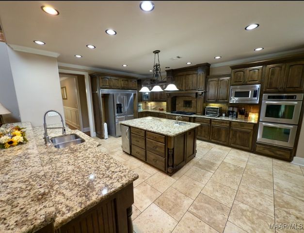 84 ELKMONT Way, Wetumpka, AL 36093