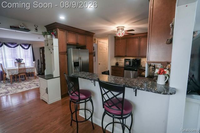 25058 Montebello Drive, Woodhaven, MI 48183