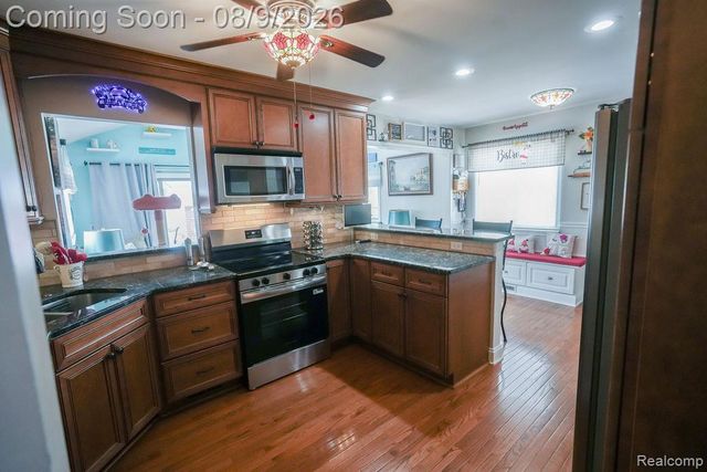 25058 Montebello Drive, Woodhaven, MI 48183