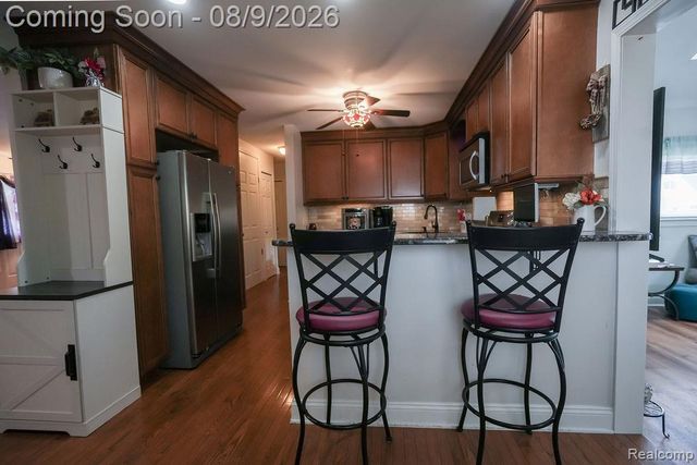 25058 Montebello Drive, Woodhaven, MI 48183