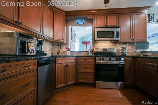 25058 Montebello Drive, Woodhaven, MI 48183