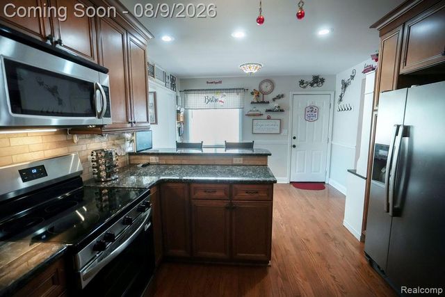 25058 Montebello Drive, Woodhaven, MI 48183