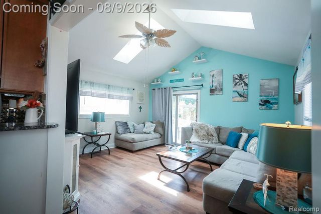 25058 Montebello Drive, Woodhaven, MI 48183