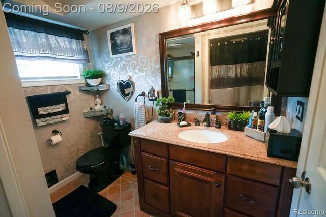 25058 Montebello Drive, Woodhaven, MI 48183