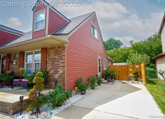 25058 Montebello Drive, Woodhaven, MI 48183