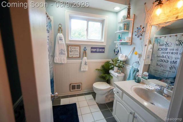 25058 Montebello Drive, Woodhaven, MI 48183