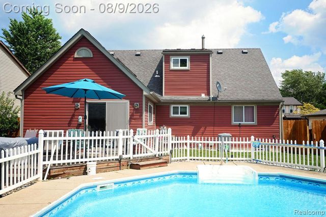 25058 Montebello Drive, Woodhaven, MI 48183