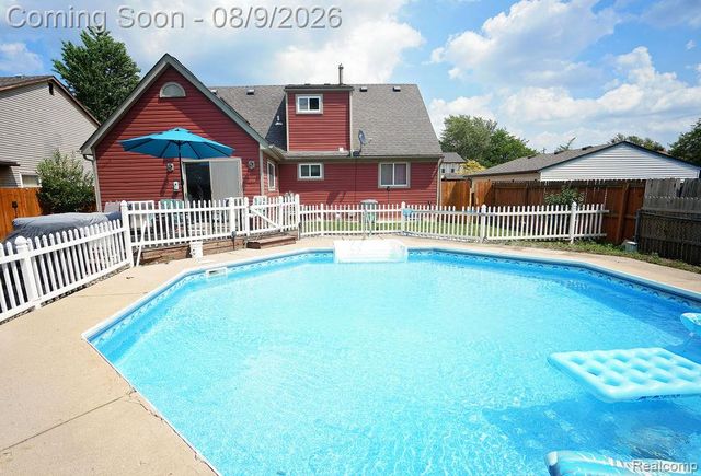 25058 Montebello Drive, Woodhaven, MI 48183