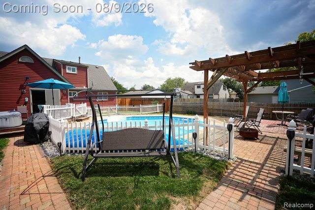 25058 Montebello Drive, Woodhaven, MI 48183