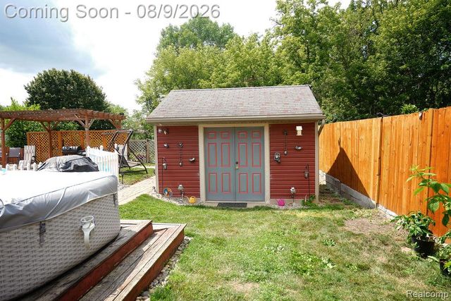 25058 Montebello Drive, Woodhaven, MI 48183