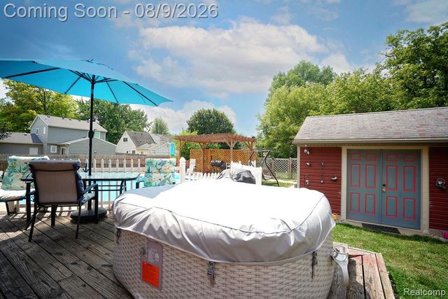 25058 Montebello Drive, Woodhaven, MI 48183