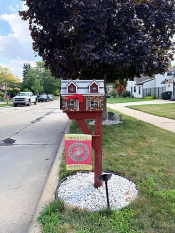 25058 Montebello Drive, Woodhaven, MI 48183