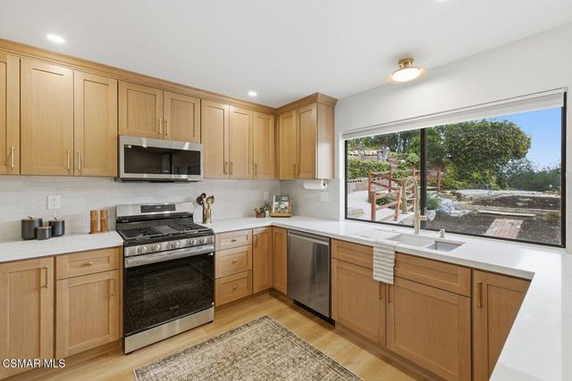 822 Rim Crest Drive, Westlake Village, CA 91361