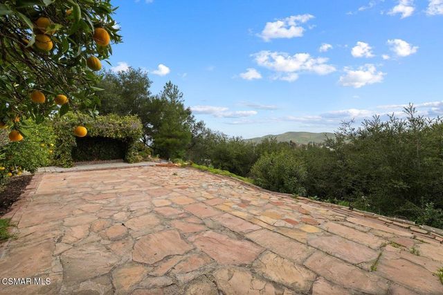 822 Rim Crest Drive, Westlake Village, CA 91361