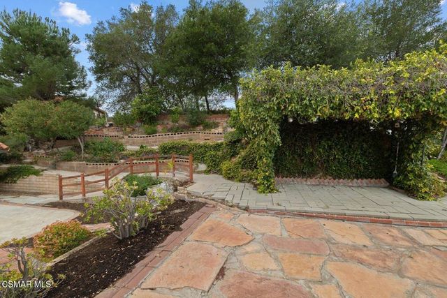 822 Rim Crest Drive, Westlake Village, CA 91361