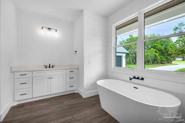 7687 N Shores Dr, Navarre, FL 32566