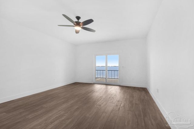 7687 N Shores Dr, Navarre, FL 32566