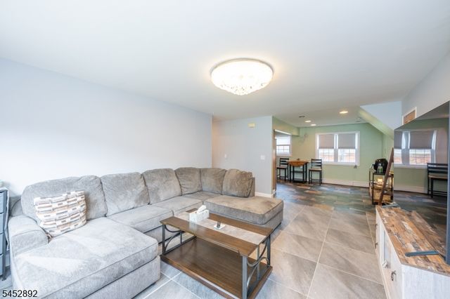 1247 Valley Rd A, Wayne Twp., NJ 07470