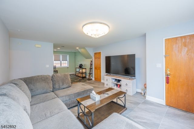1247 Valley Rd A, Wayne Twp., NJ 07470