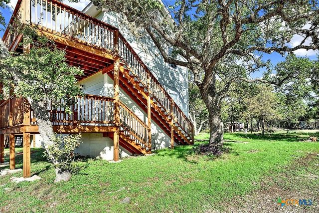 207 Oakwood Loop, San Marcos, TX 78666