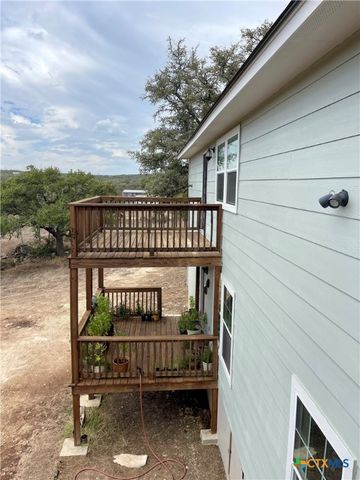 207 Oakwood Loop, San Marcos, TX 78666